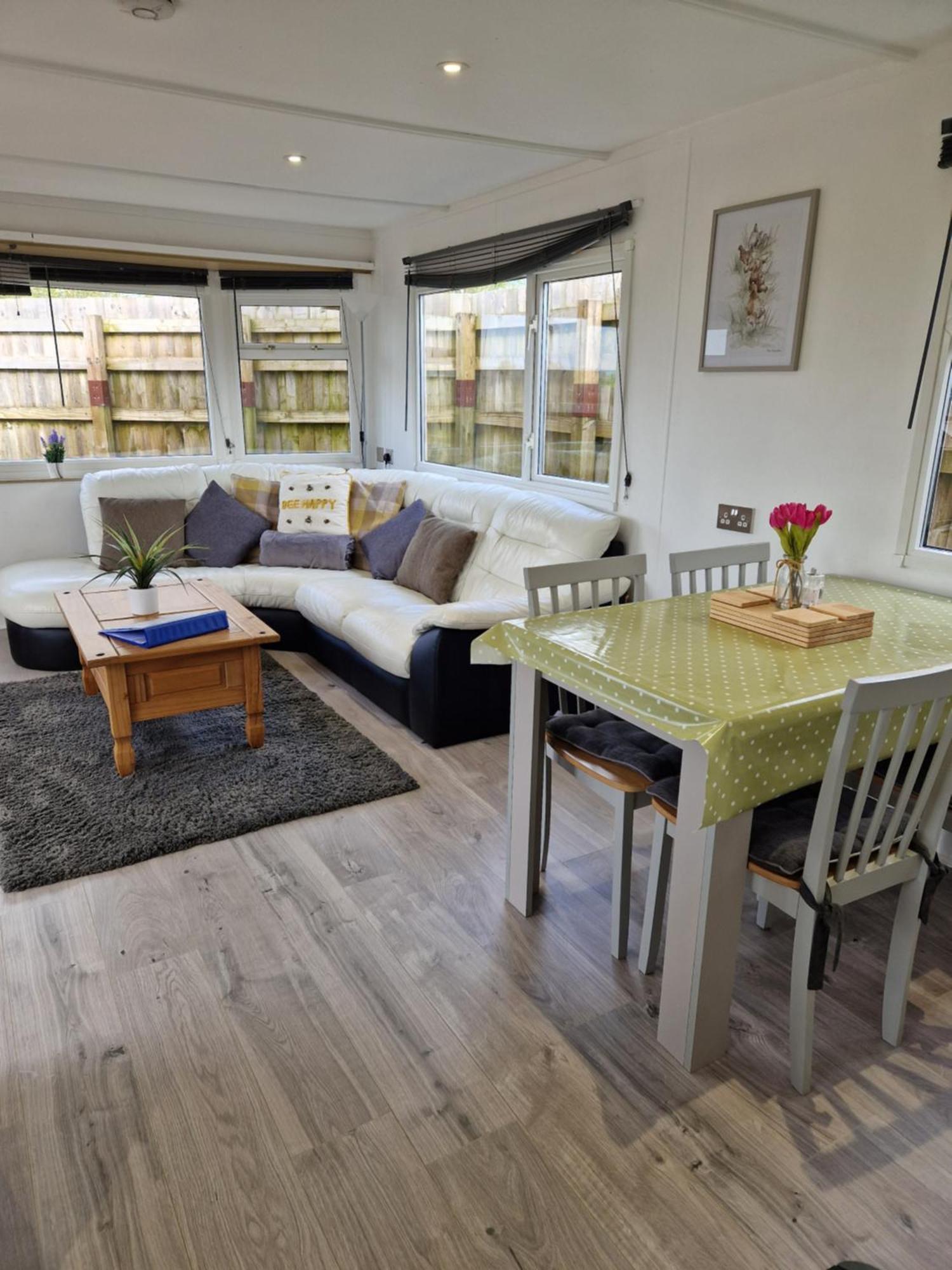 Featheredge Corner Lodge Веллс Екстер'єр фото