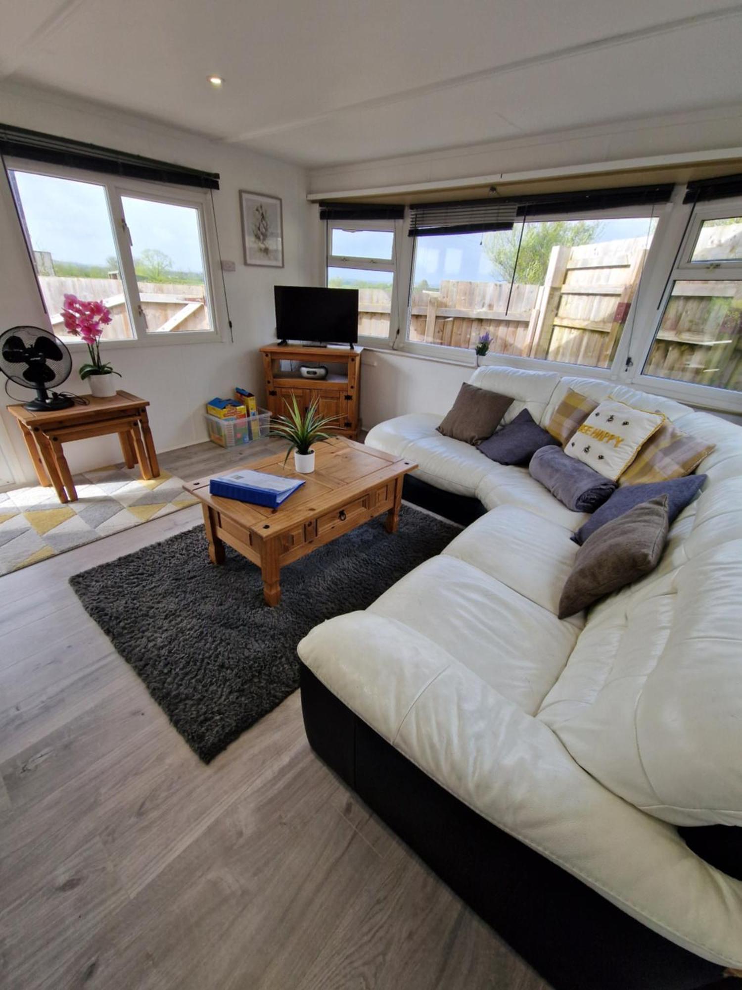 Featheredge Corner Lodge Веллс Екстер'єр фото