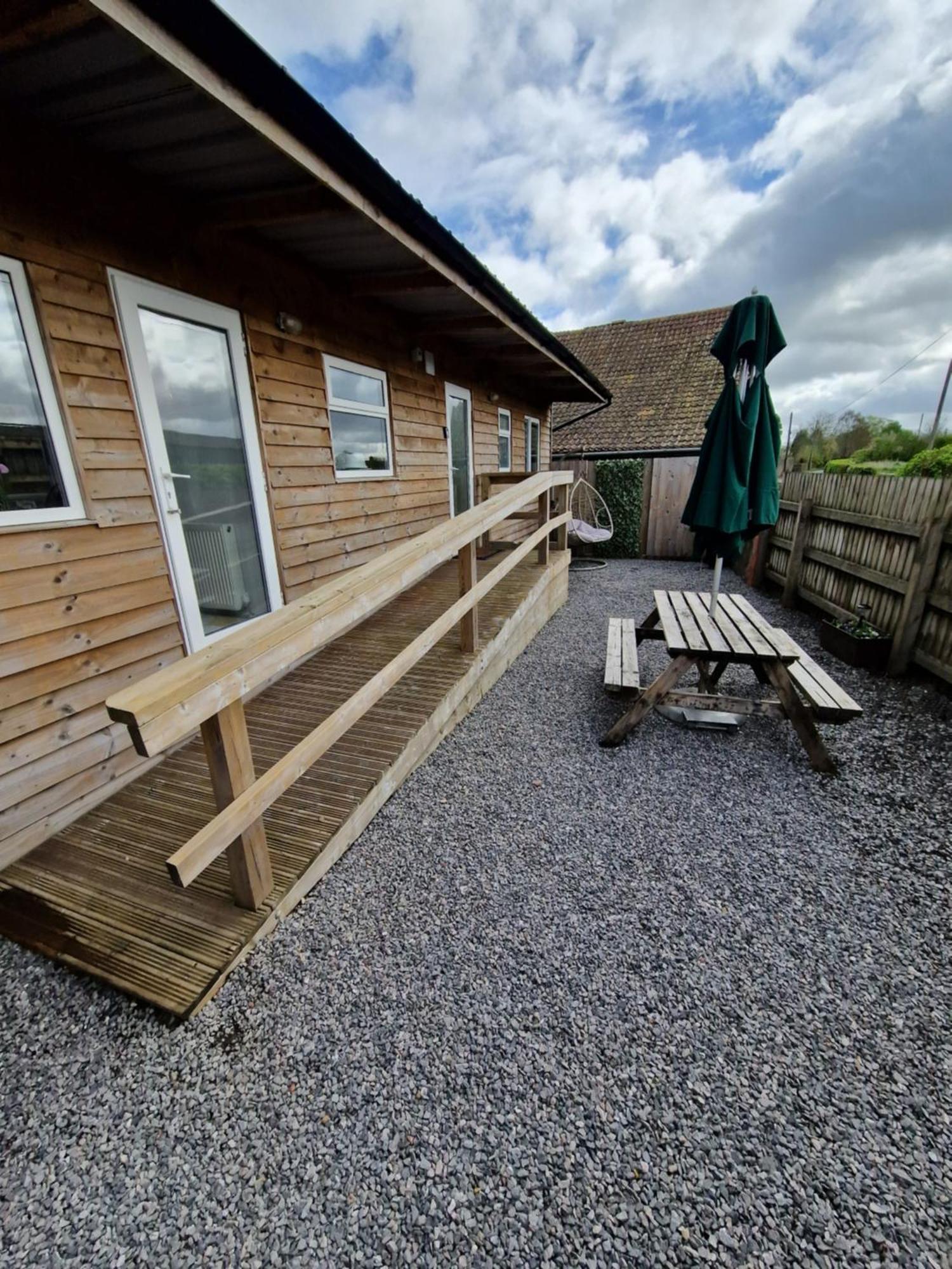 Featheredge Corner Lodge Веллс Екстер'єр фото